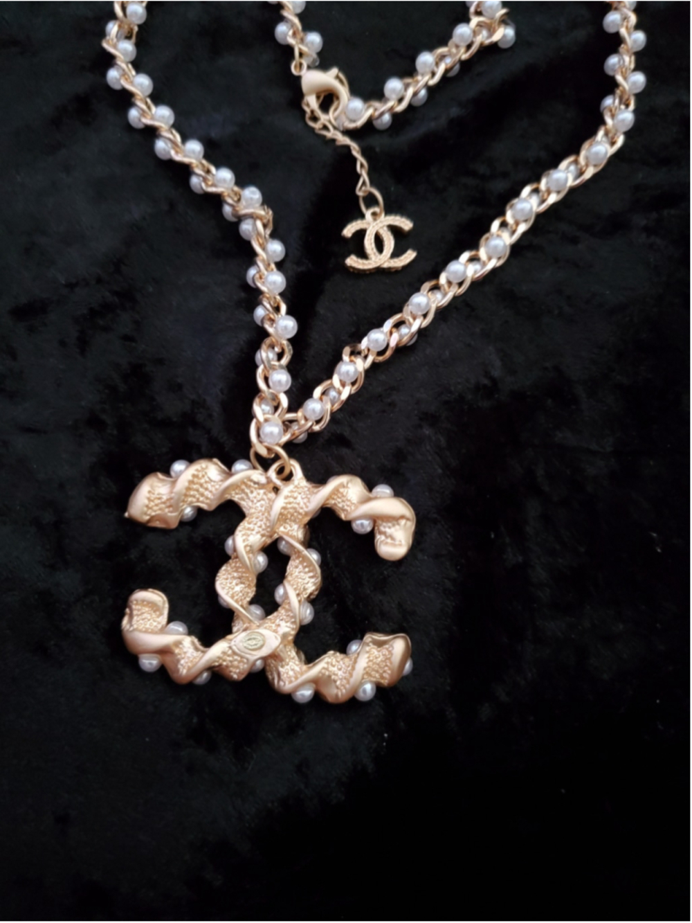 Gorgeous Gold and White Pearl Necklace